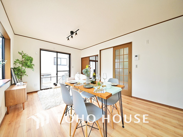 内装 家族みんなが爽やかに過ごせるように、光をたっぷり取り込んだLDK