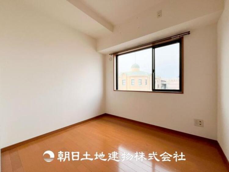 内装 【居室】設計者のセンスが求められる大切な空間だからこそ、落ち着いて過ごせる癒しと寛ぎの空間が欲しい。そんな願いを叶えました。