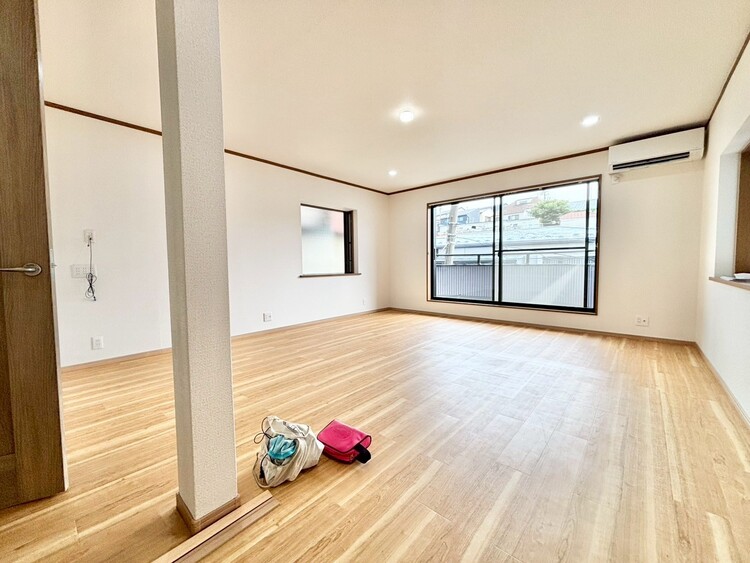 居間 快適に過ごす毎日を求めて、暮らしの中でご自身の「マイホーム」に創り上げてください。