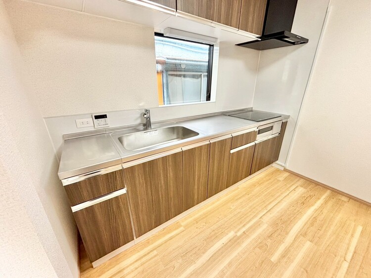 キッチン スマートな意匠と充実の機能を備えたキッチンが、暮らしにおいしい彩りを添えます。