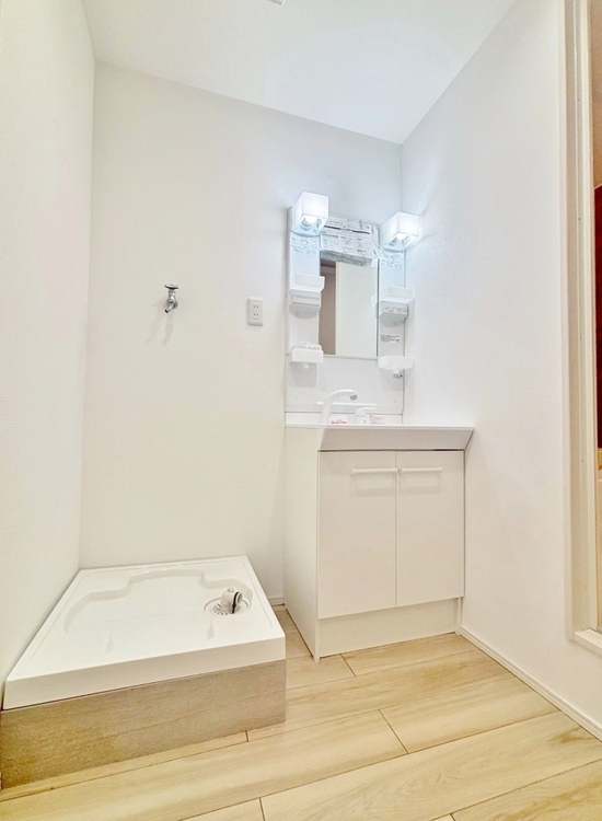 洗面 清潔感と心地よさを重視した、上質感漂うパウダールーム。