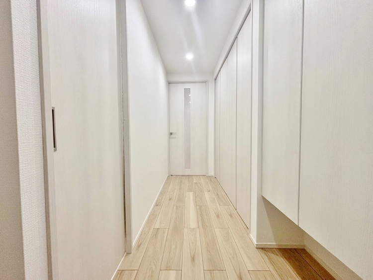 玄関 シューズボックスを完備した玄関です。