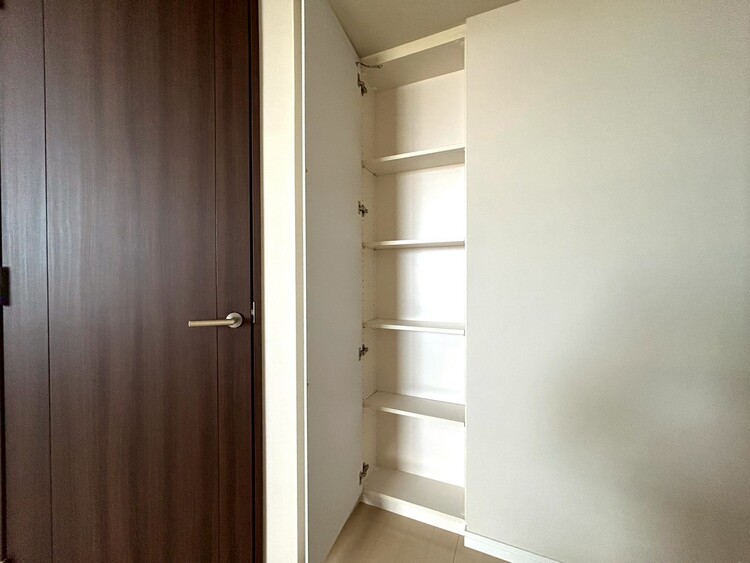 その他 家電やスーツケース、ストック品など何でも片付く嬉しい空間です。