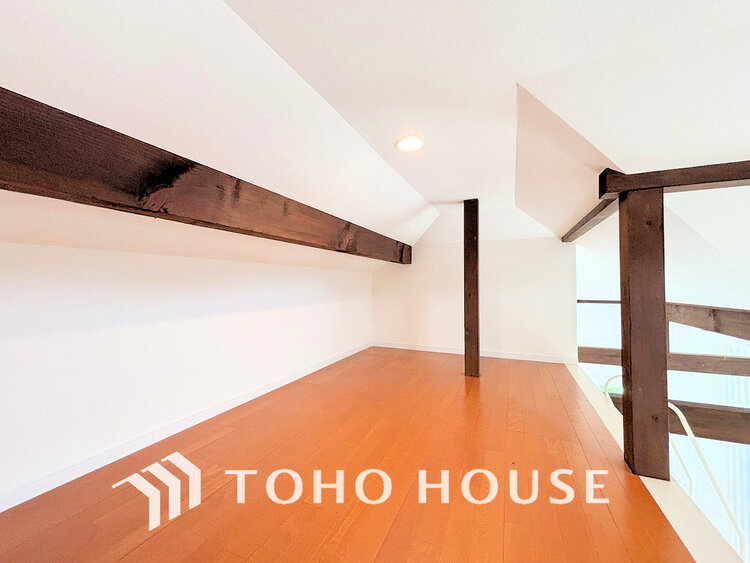 収納 ロフト付きで荷物が多い方でも安心の収納力。季節物の衣類など整理整頓できますね