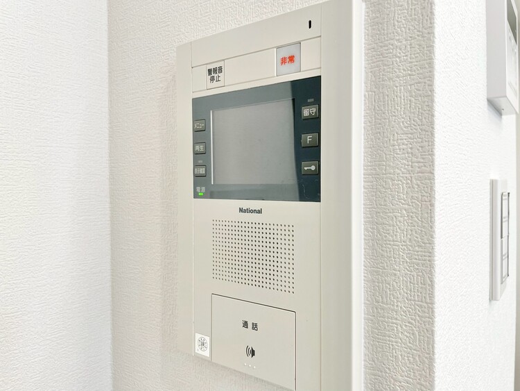 設備 誰が来てもわかる様にモニター付きインターホンを設置。