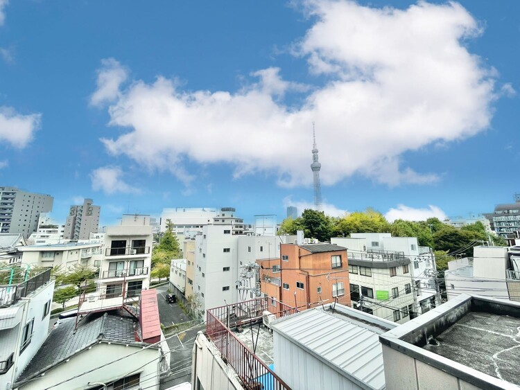 バルコニー 陽当たり・通風・開放感に恵まれた環境です。