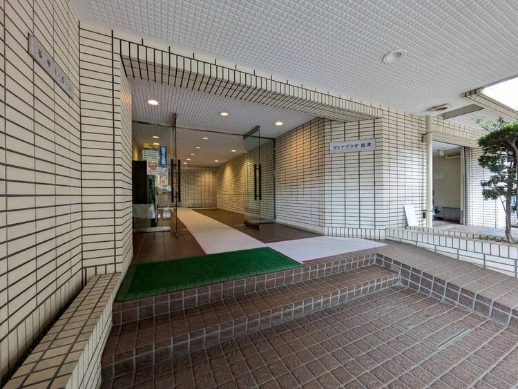 その他 上質感漂う玄関アプローチです。