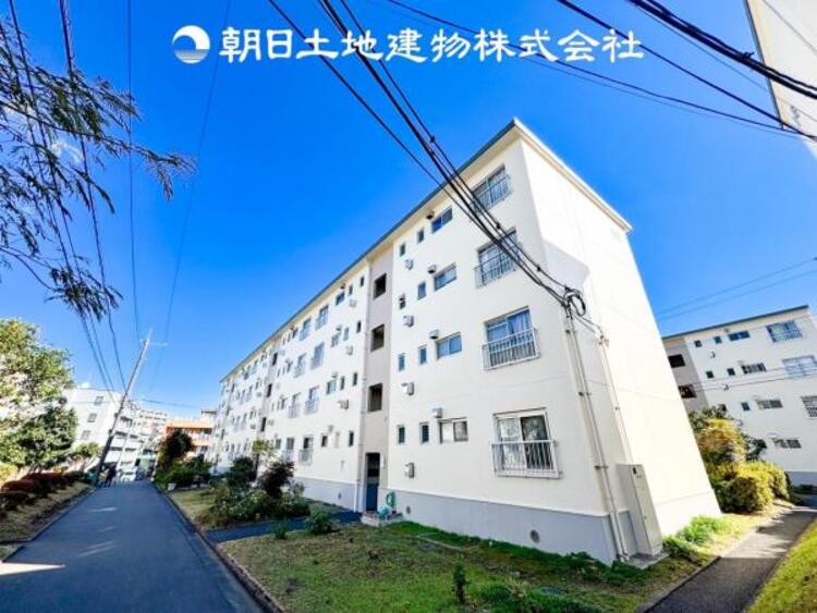 外観 表現された空間はたくさんの光を浴び、風を感じ、暮らしの時間を豊かにしてくれます。