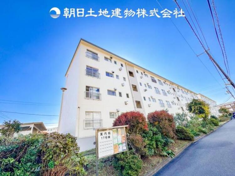 外観 時間のゆとりと空間、暖かな陽光がもたらす光と風を独占してください。