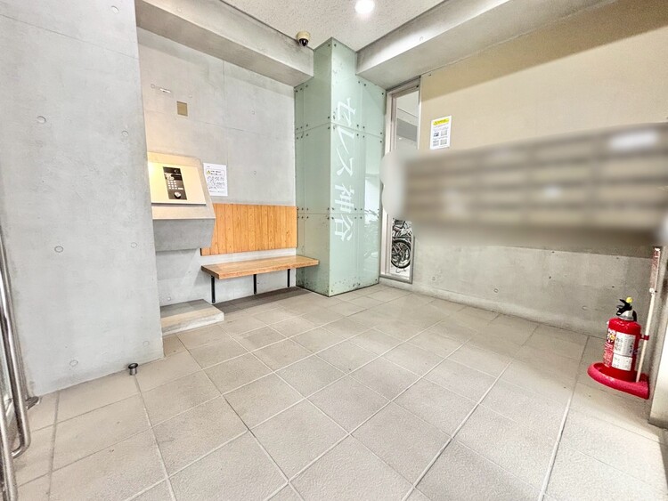 エントランス エントランス内部は、管理が行き届き清潔な共有スペースとなっています。