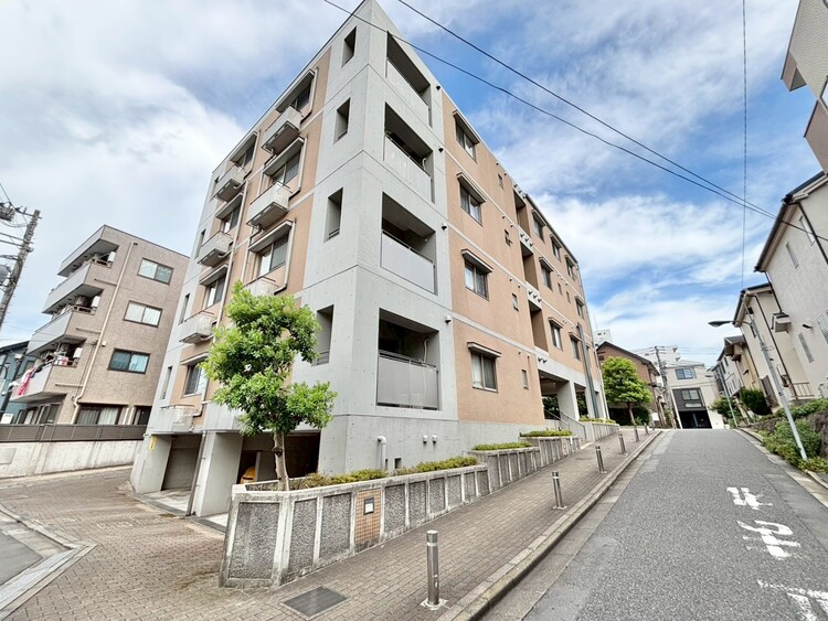 外観 ライフプランニングからローンまで、一貫してご説明させていただきます。お気軽にお問い合わせくださいませ。