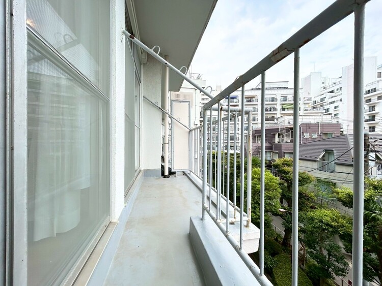 その他 朝の澄んだ空気や、夕方に吹く清々しい風を感じられるバルコニー。