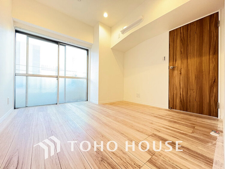 内装 採光もある洋室は、くつろぎのひと時を過ごすのにぴったり