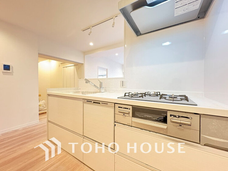 キッチン シンプルな部屋の雰囲気に溶け合うナチュラルキッチン