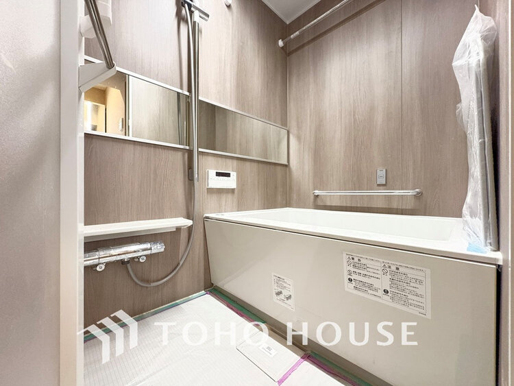 風呂 一日の疲れを癒すバスルームは、心地よいリラックスを叶える清潔感溢れる空間