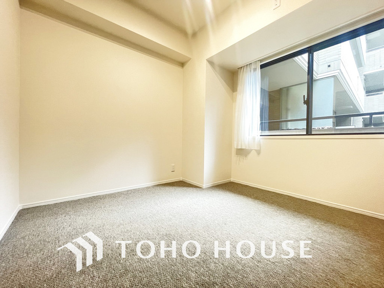 内装 シンプルですっきりとした室内は飽きのこない居心地の良い雰囲気