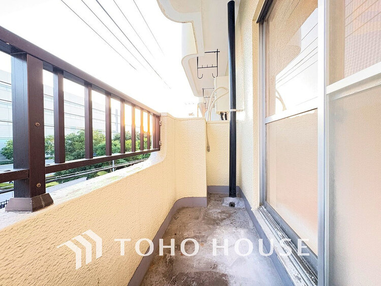 バルコニー 陽当たり良好なバルコニー