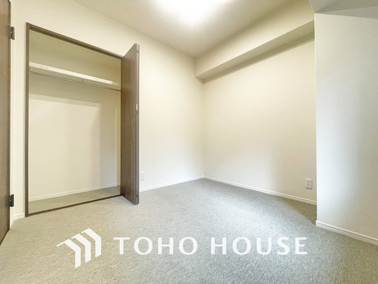 内装 感性を育むプライベートルームはシンプルでスマートな空間