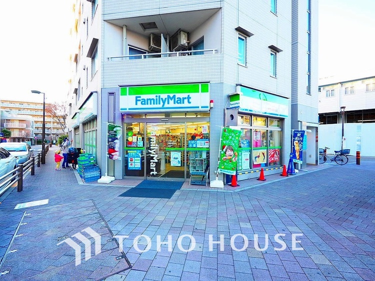 周辺 ファミリーマート 芦花公園駅南店　距離500ｍ