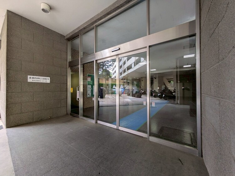 その他 上質感漂う玄関アプローチです。