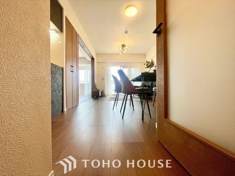 内装 【LIVING】◆simple is best◆無駄のない綺麗なつくりのリビングルームであなただけの暮らしを。