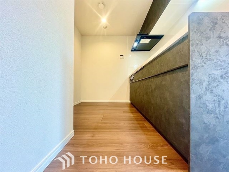 キッチン 【KITCHEN】◆ワクワク◆開放的で機能性も高いシステムキッチン。お子様は毎日のご飯にワクワク！