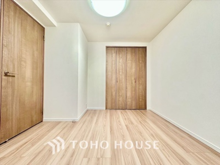 内装 【PRIVATE ROOM】◆快適◆な暮らしに不可欠な収納スペース。快適さとともに思い出も詰まっていく。