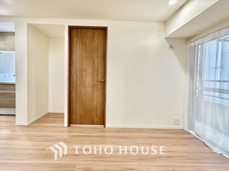 内装 【LIVING】◆眩い◆光が燦々と入り、家族の笑顔を照らす。「いつまでも続いて」と願う夢のような毎日がここにある。