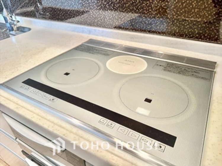 キッチン 現在改装中【KITCHEN】◆家族のおはよう◆の声を笑顔で迎えてあげられるシステムキッチン。朝ごはんが楽しみでちょっと早起きしたくなるんです。