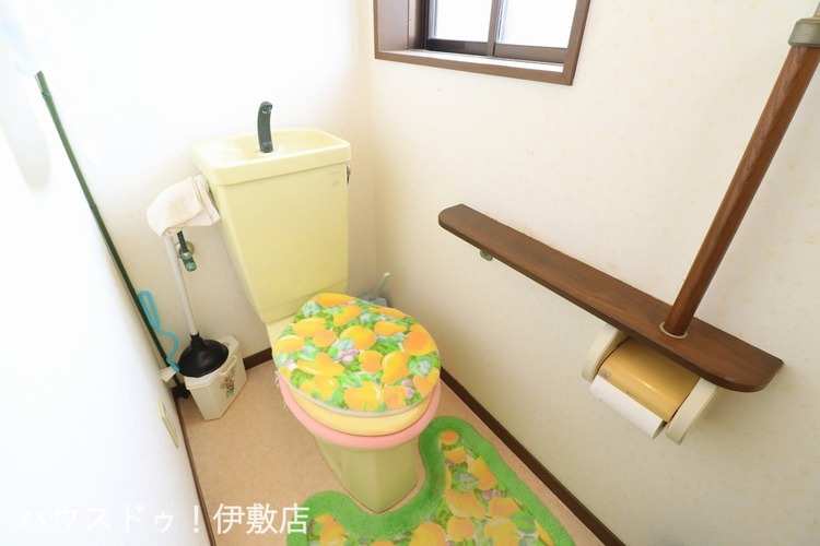 その他 【2Fトイレ】2階から階段を降りなくてもいいので、お部屋からの移動が短縮できます。