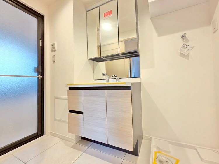 洗面 清潔感と心地よさを重視した、上質感漂うパウダールーム。