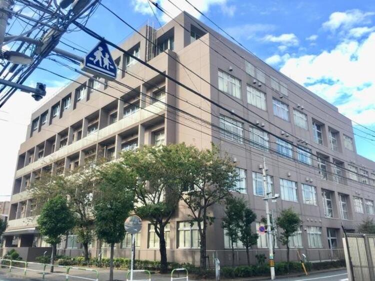 周辺 荒川区立諏訪台中学校