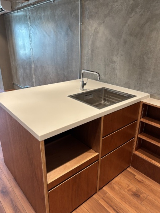 キッチン スマートな意匠と充実の機能を備えたキッチンが、暮らしにおいしい彩りを添えます。