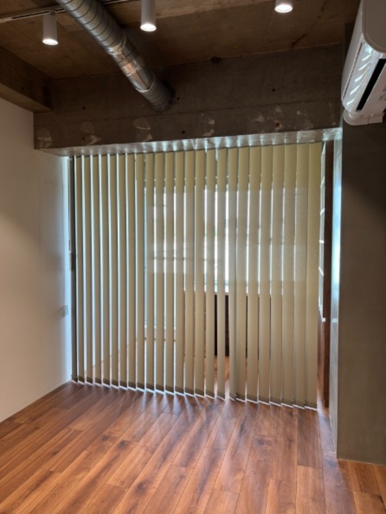 寝室 ベッドも十分に設置するスペースがあります。