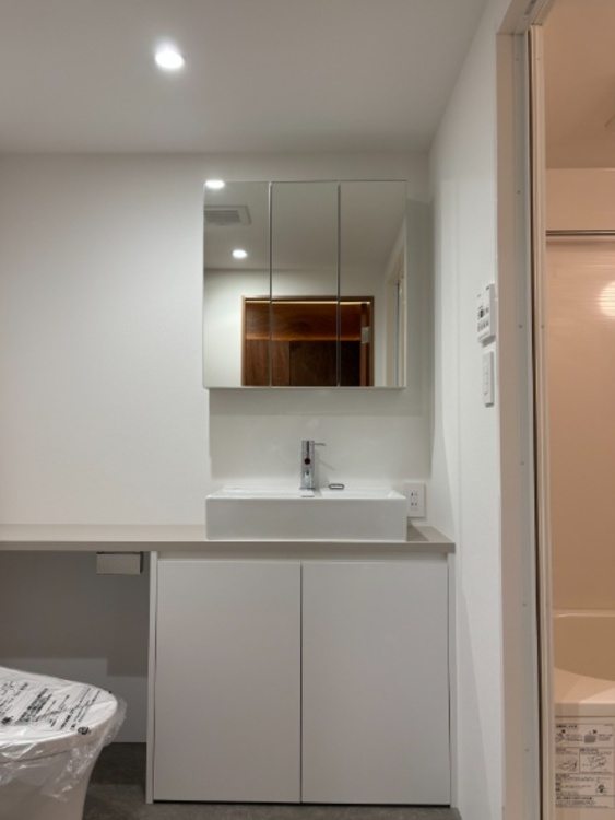 洗面 何かと物が増える場所だからこそ、スッキリと見映えの良い空間に。