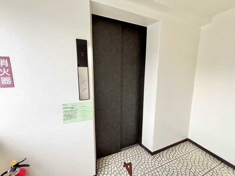 設備 エレベーターの管理も、きちんと行き届いてます。