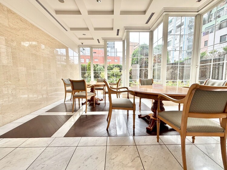 エントランス エントランス内部は、管理が行き届き清潔な共有スペースとなっています。