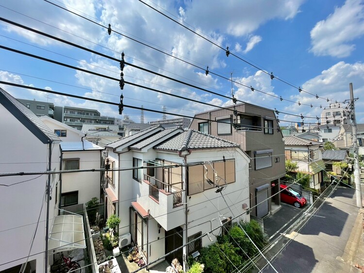 バルコニー 頬をなでる、優しい風を感じることが出来ます。