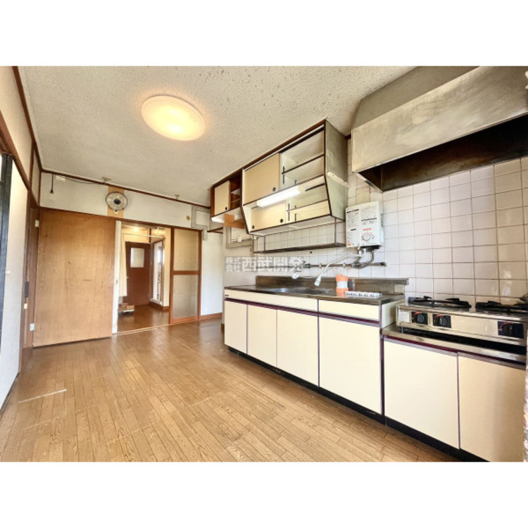 居間 令和7年8月4日撮影（リフォーム前）