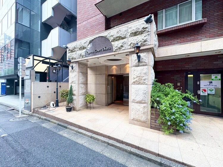 その他 上質感漂う玄関アプローチです。