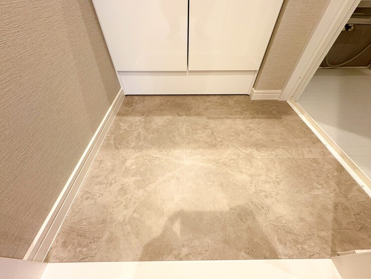 その他 十分な広さの脱衣所。