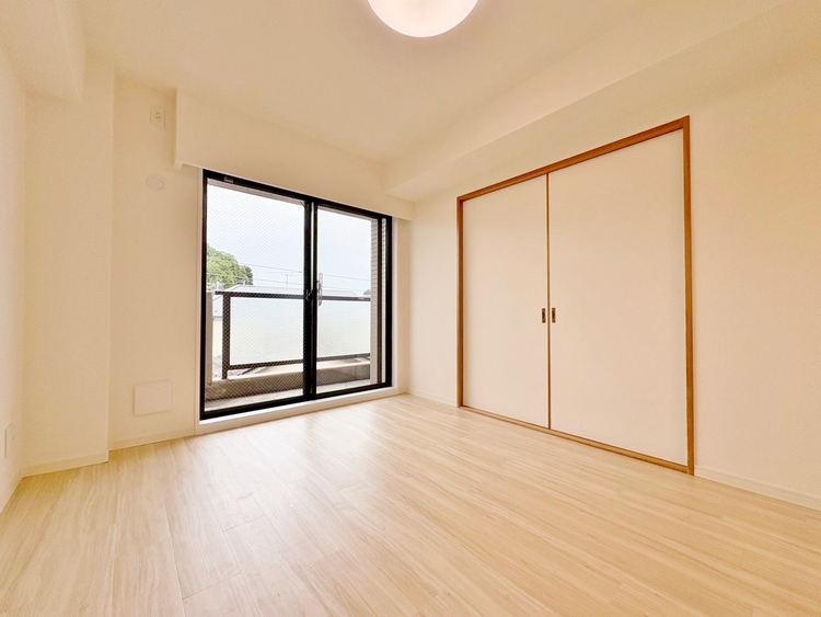 居間 快適に過ごす毎日を求めて、暮らしの中でご自身の「マイホーム」に創り上げてください。