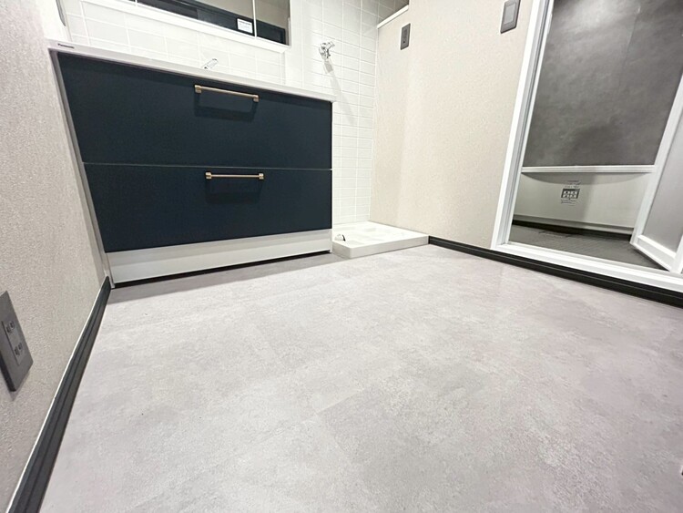 その他 十分な広さの脱衣所。