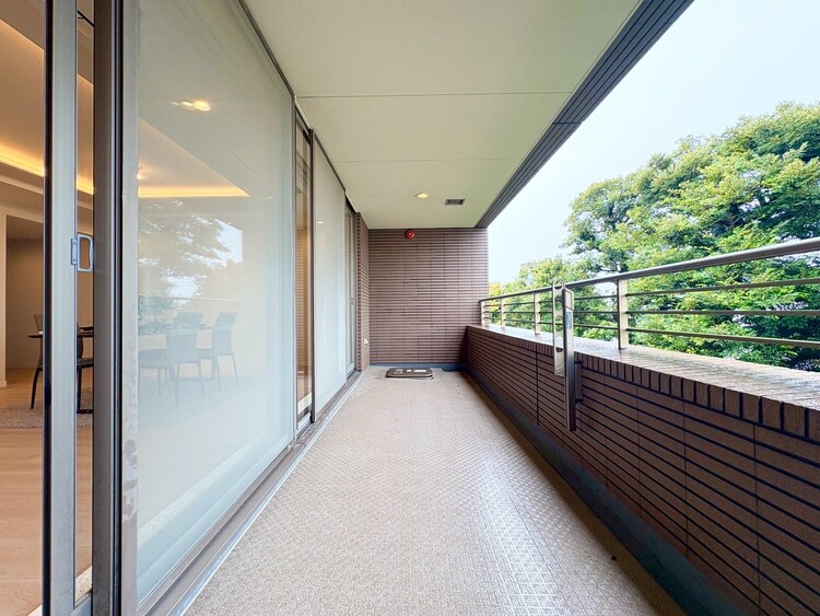 その他 朝の澄んだ空気や、夕方に吹く清々しい風を感じられるバルコニー。