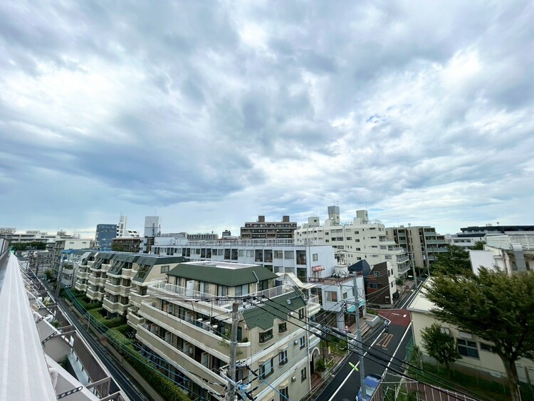 その他 眺望や窓からの景色が良いと、家で過ごす時間も快適です。