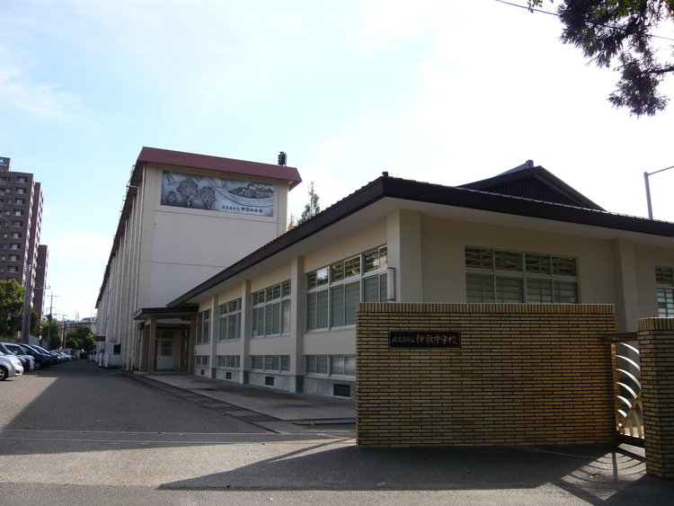 周辺 伊敷中学校 徒歩 約17分（約1350m）