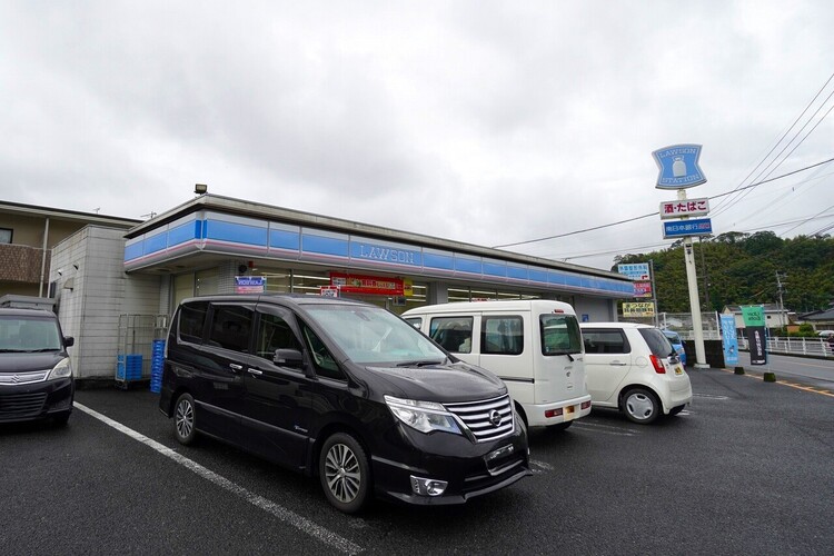 周辺 ローソン 鹿児島小野三丁目店【ローソン鹿児島小野三丁目店】飲食品、日用品を取扱うコンビニエンスストアー 徒歩 約6分（約420m）