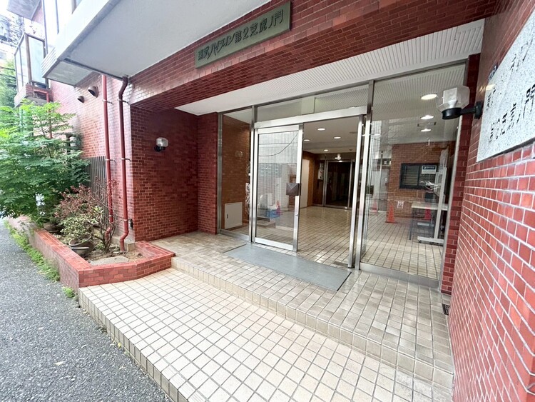 その他 上質感漂う玄関アプローチです。