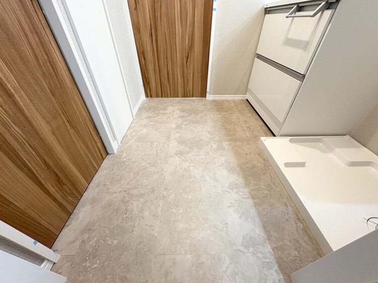 その他 十分な広さの脱衣所。