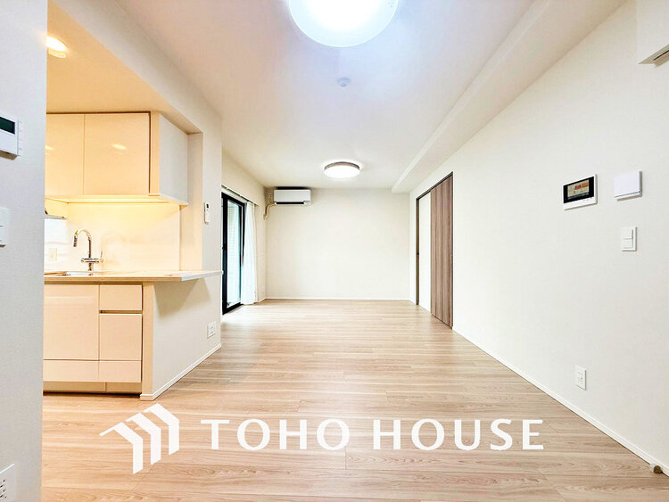 内装 家族みんなが爽やかに過ごせるように、光をたっぷり取り込んだLDK